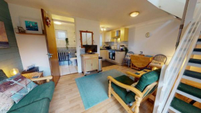 10 Strawberry Hill, Tolroy Manor